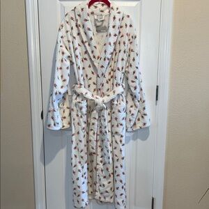 Soft Pink Floral Print White Robe with Pockets